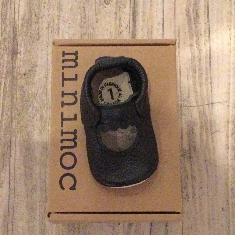 NIB Stallion minimocs